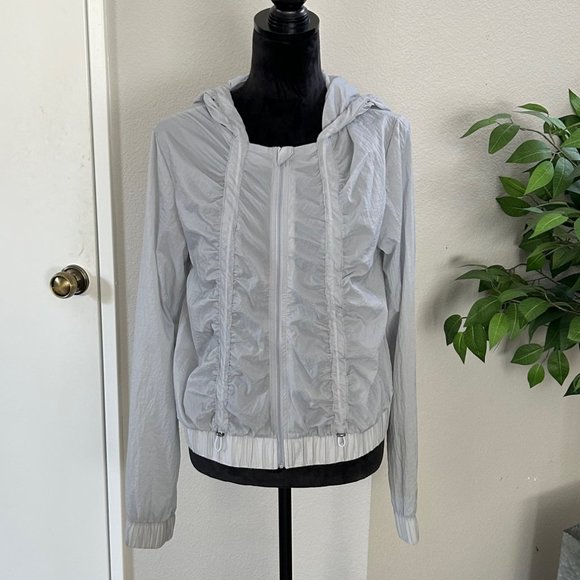 Fabletics Donovan Windbreaker - Size M - Picture 1 of 9